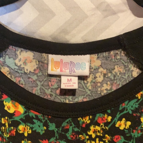 Lularoe - Picture 4 of 5